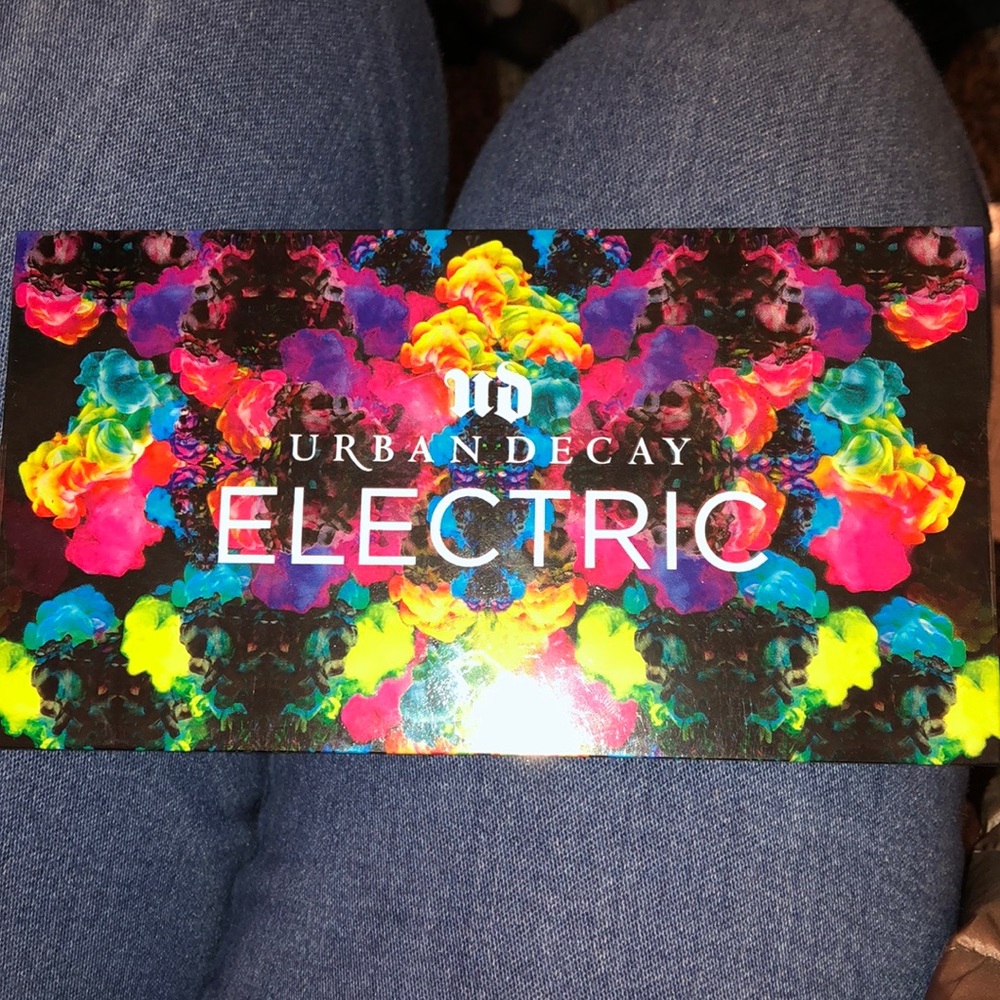 Urban decay electric eyeshadow palette
